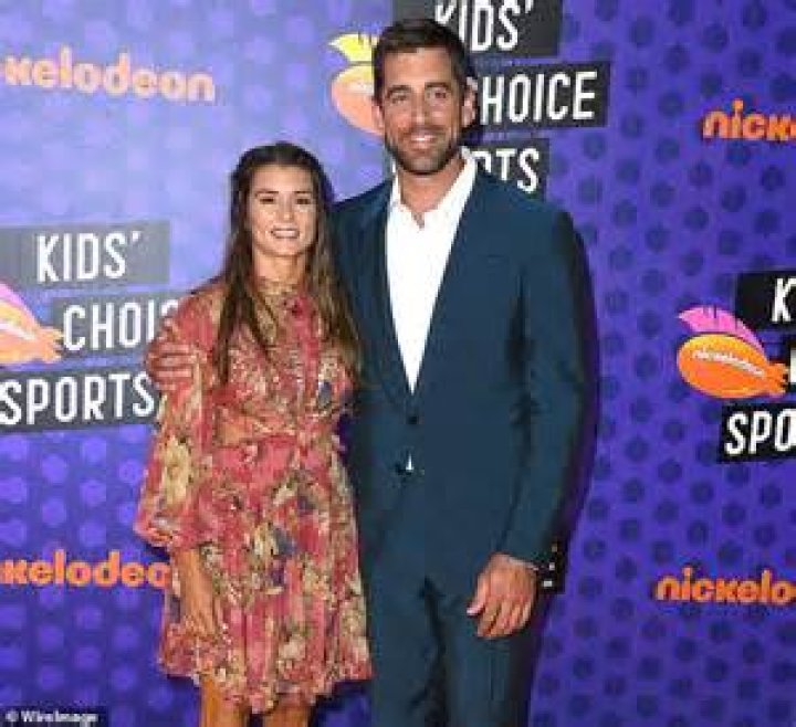 Aaron Thomas’s Girlfriend: Who is Aaron Thomas Dating?