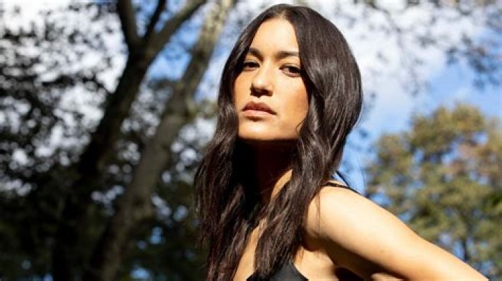 About Julia Jones, aka Leah Clearwater, on Twilight – Biography