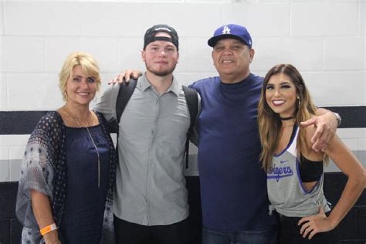 Alex Verdugo Networth, Bio, Age, Family, Girlfriend & More
