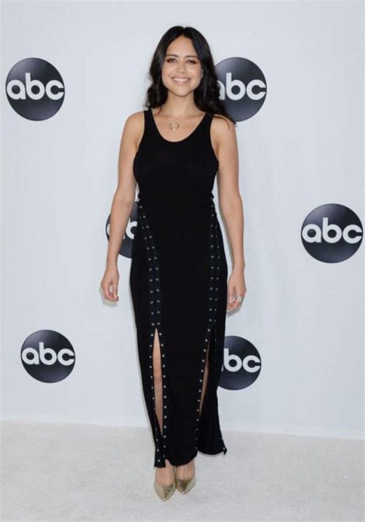 Alyssa Diaz Net Worth, Age, Height, Bio, Birthday, Wiki!