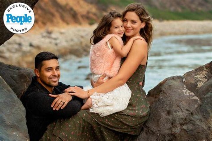 Amanda Pacheco Wikipedia Age; Husband Wilmer Valderrama Instagram & Kids