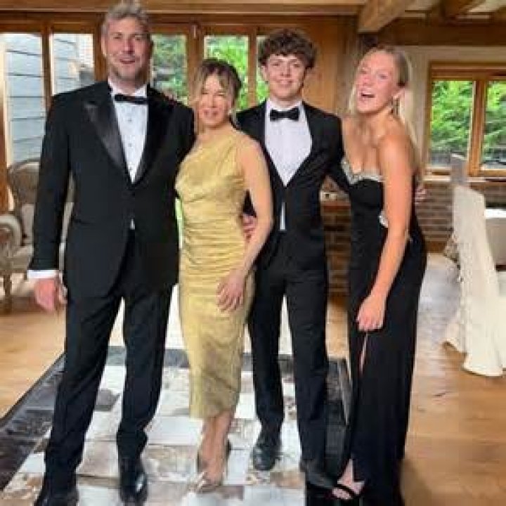 Ant Saunders’s Girlfriend: Who is Ant Saunders Dating?