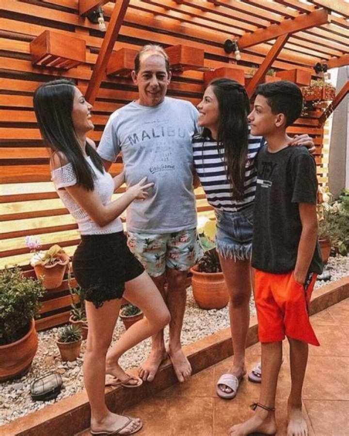 
Are Maria Júlia Mazalli And Vinicius Jr Dating?	