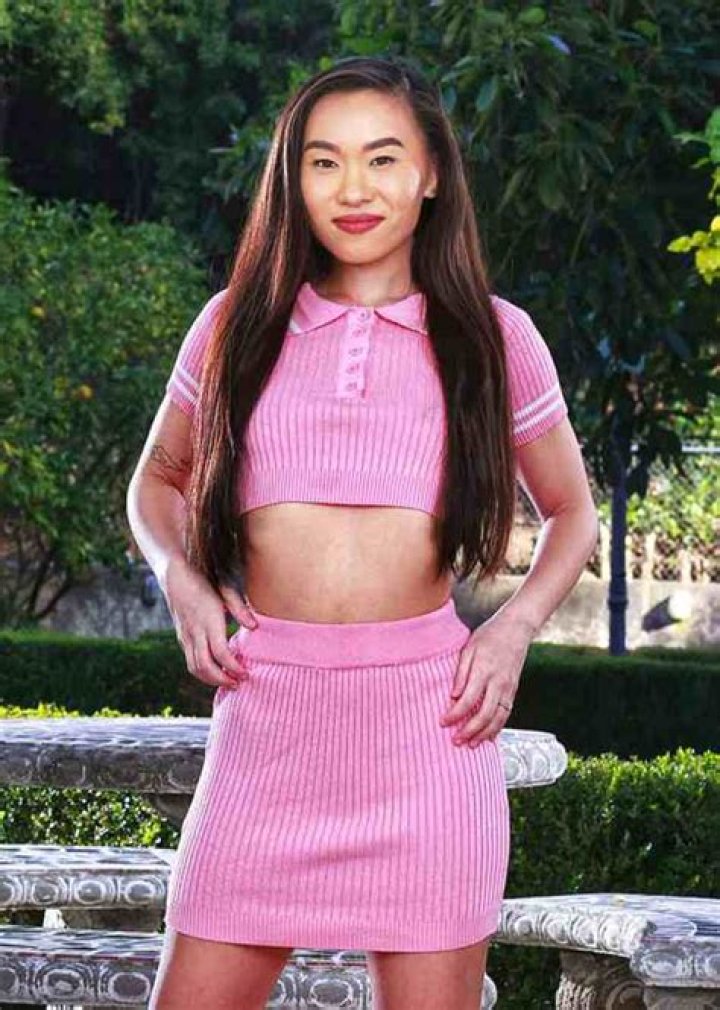 BJ Flores Bio: Height, Weight, Family, Ethnicity, Education, Instagram, Record