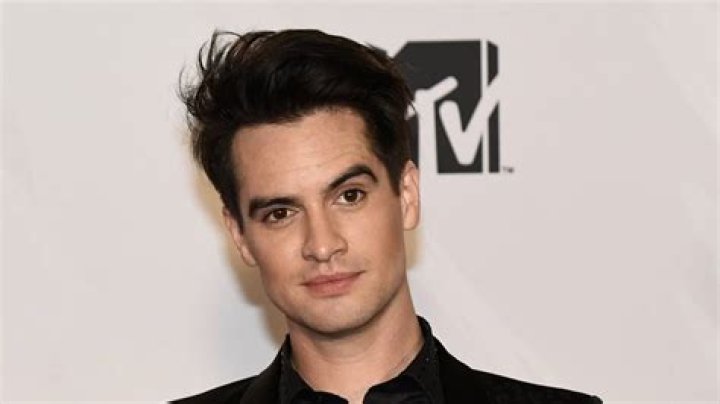 Brendon Urie Covers Halsey - CelebMix