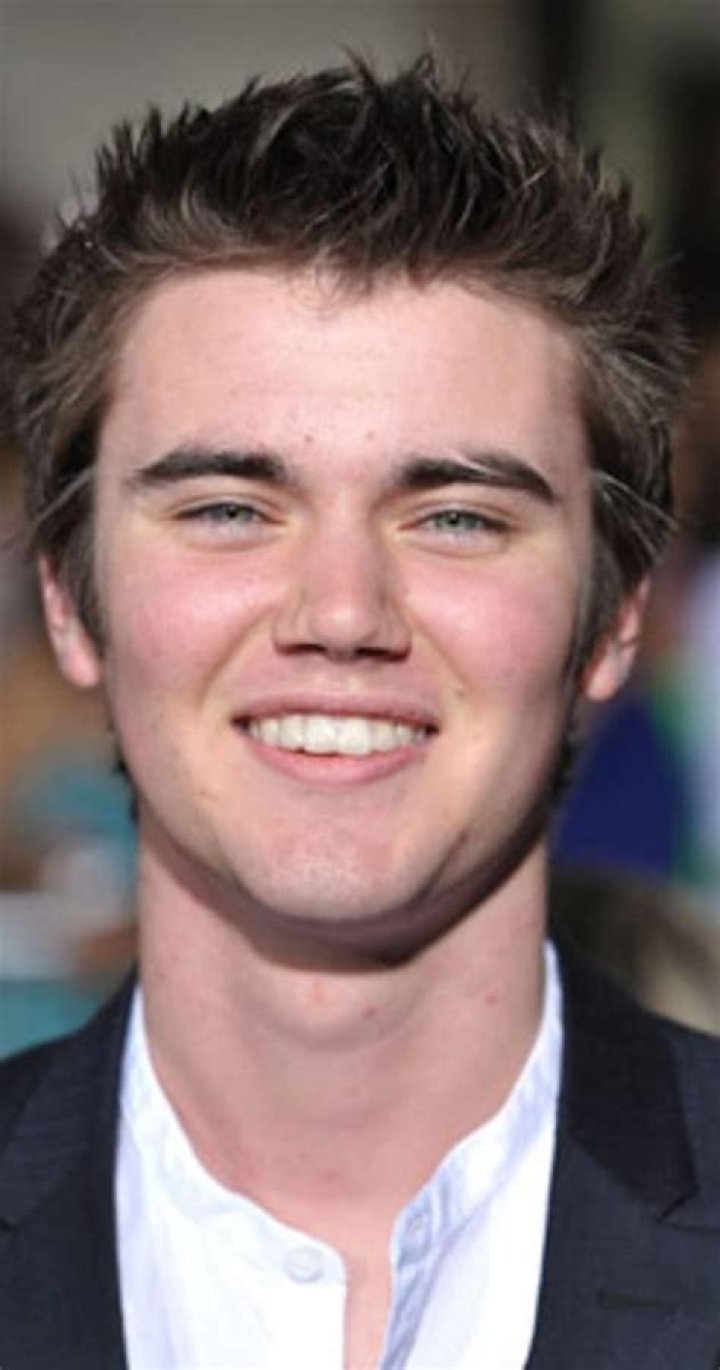 Cameron Bright - Net Worth, Age, Height, Birthday, Bio, Wiki!