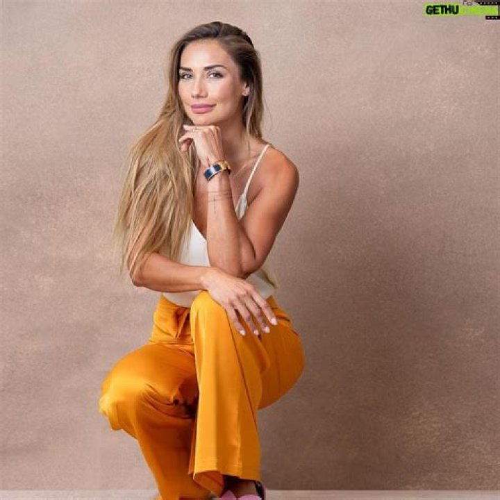 Carolina De Moras - Net Worth, Age, Height, Birthday, Bio, Wiki!