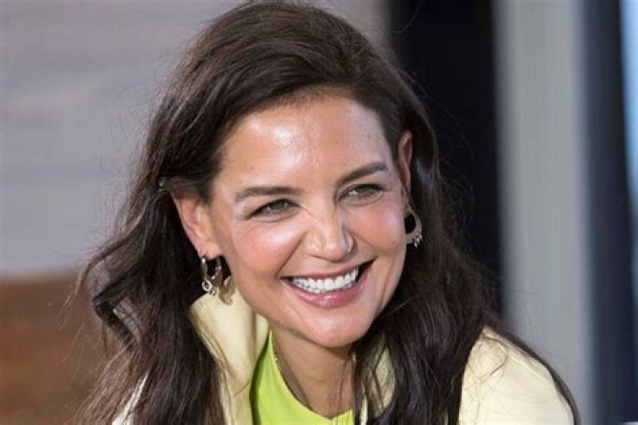 Chelsea Holmes - Net Worth, Age, Height, Birthday, Bio, Wiki!