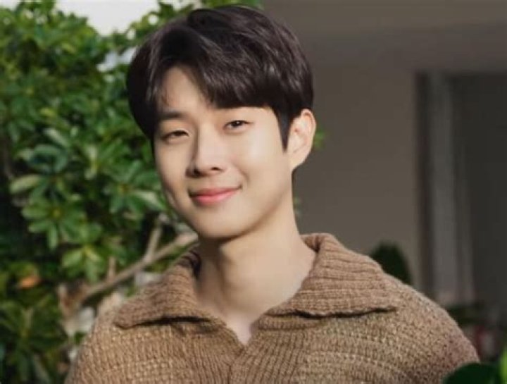 Choi Woo-shik - Net Worth, Age, Height, Birthday, Bio, Wiki!
