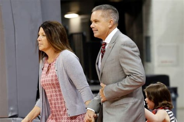 Chris Holtmann Wife Lori Bedi – Salary, Net Worth, Age, Height & Children
