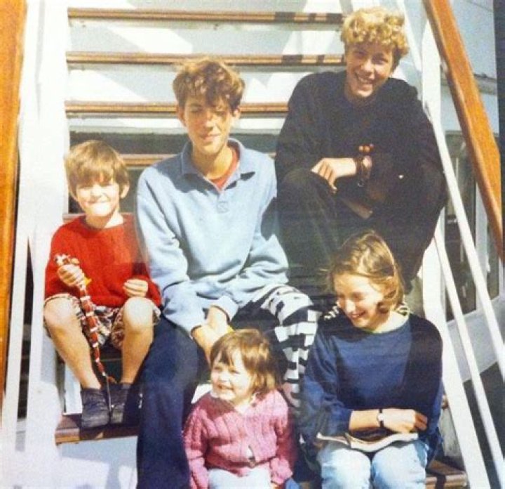 Chris Martin Siblings: Meet His 4 Siblings