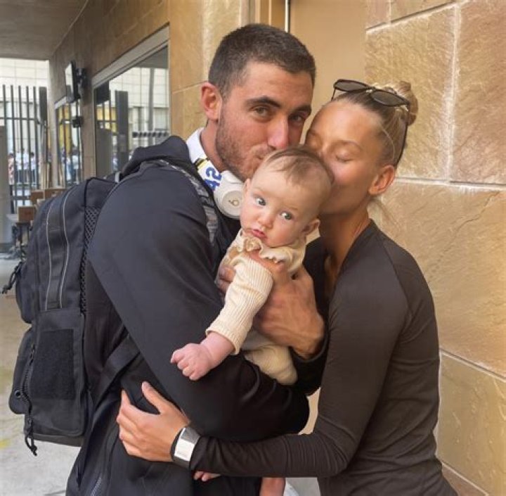 Cody Bellinger Bio, Age, Girlfriend, Parents, Net Worth