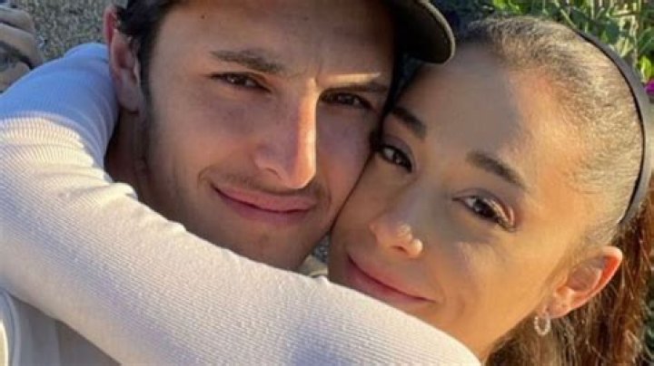 Dalton Gomez Age, Wiki, Bio, Birthday, Instagram – Ariana Grande Boyfriend