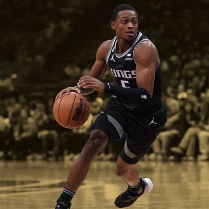 De’Aaron Fox Height: How Tall Is De’Aaron Fox?
