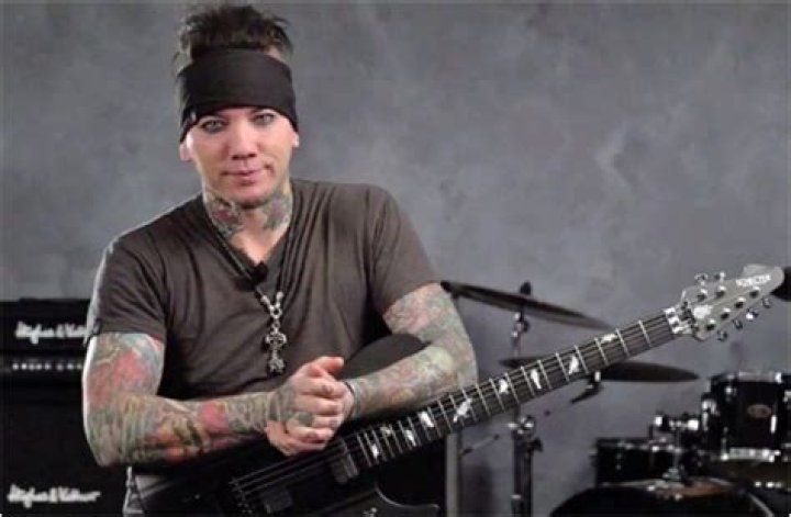 DJ Ashba Net Worth, Age, Height, Bio, Birthday, Wiki!