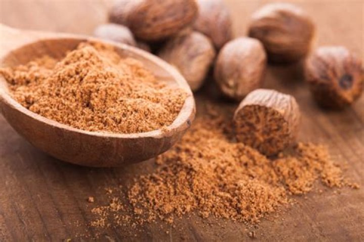 Does nutmeg smell like cinnamon