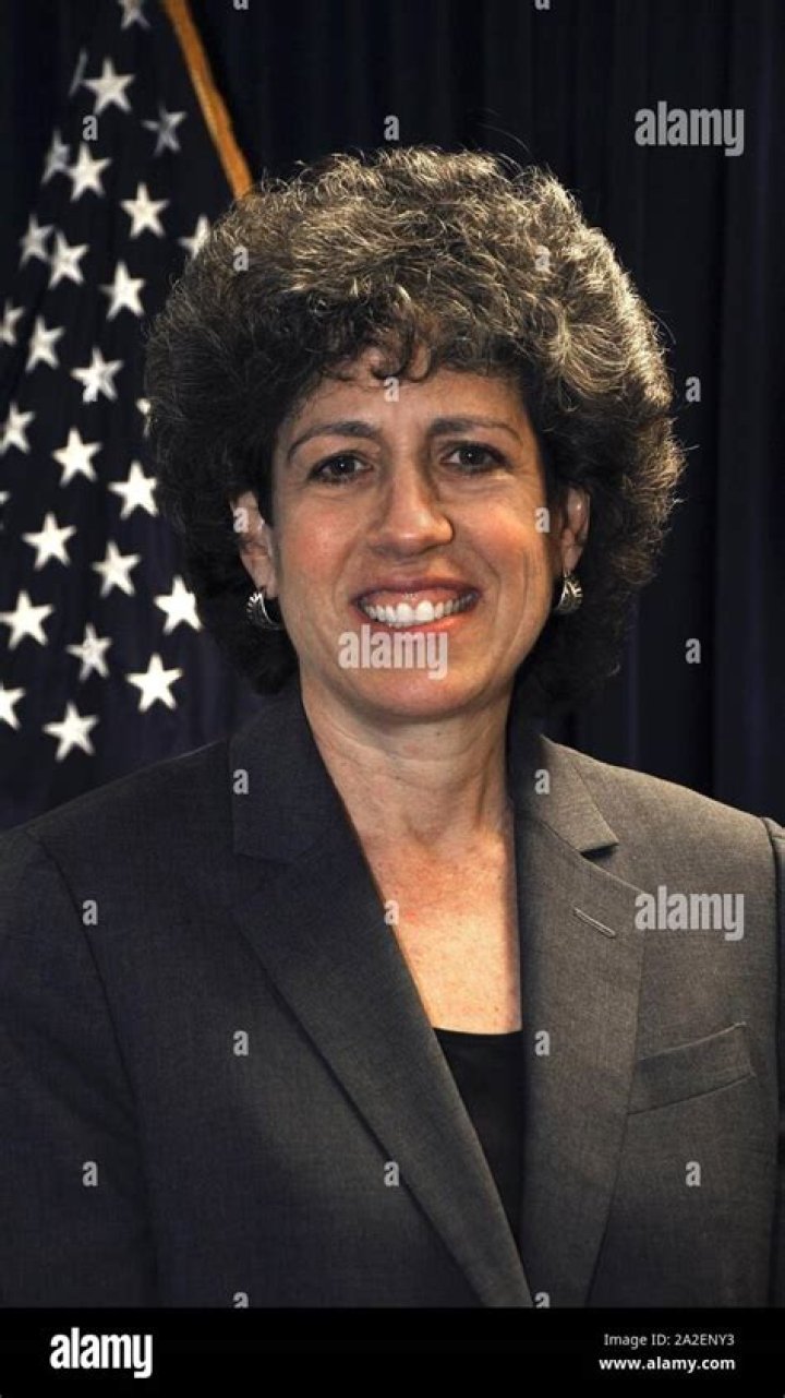 Elaine D. Kaplan Net Worth 2024, Age, Height, Bio, Birthday, Wiki!