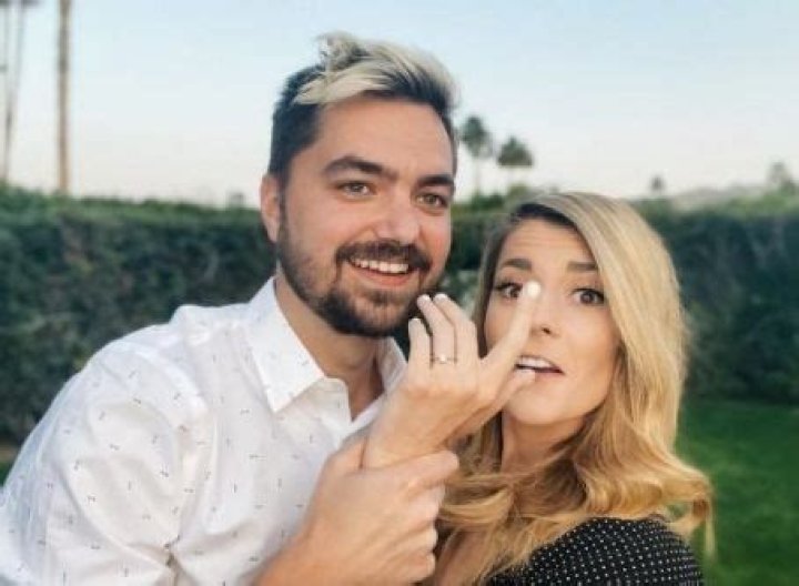 Elliott Morgan’s Boyfriend: Who is Elliott Morgan Dating?