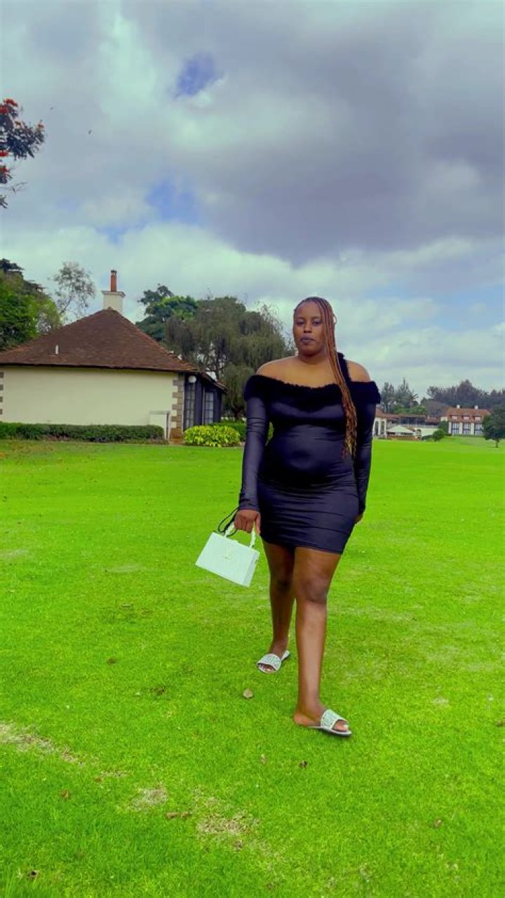 EXCLUSIVE: Premiere of Amberay's 'Scratch' Video