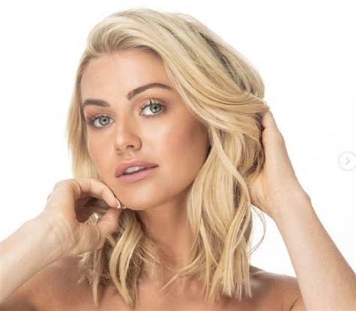 Fame | Lindsay Arnold net worth and salary income estimation Jan, 2024