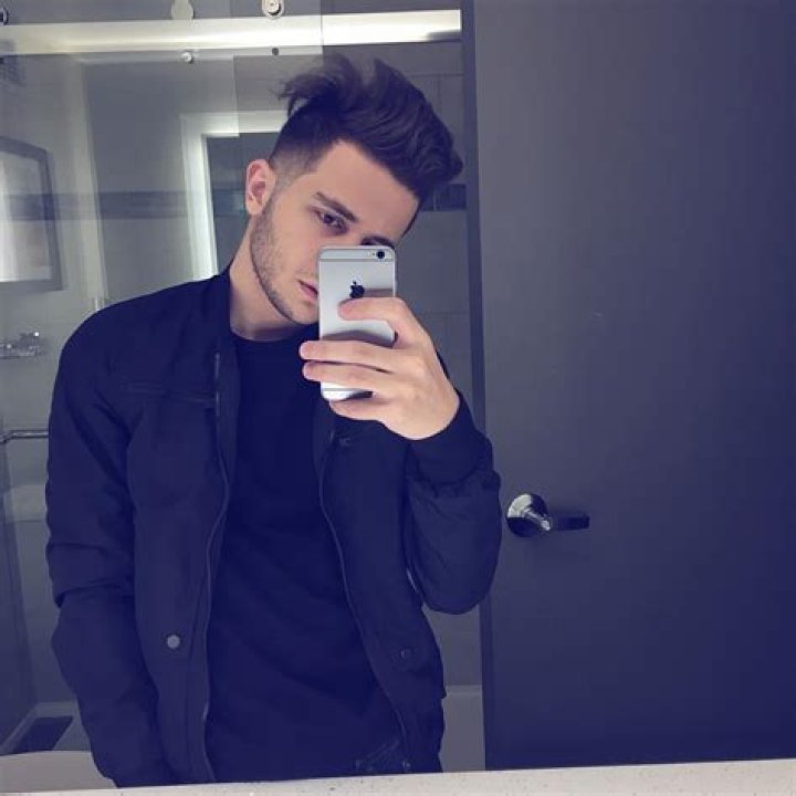 FaZe Testy - Net Worth, Age, Height, Birthday, Bio, Wiki!