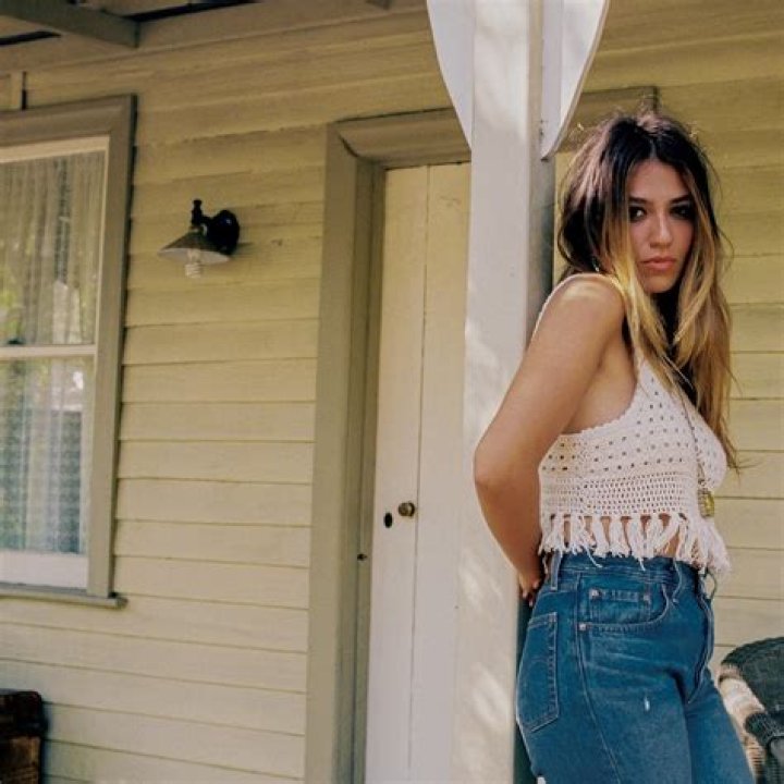 Gabriella Cilmi Wows Fans With New Version Of ‘Warm This Winter’