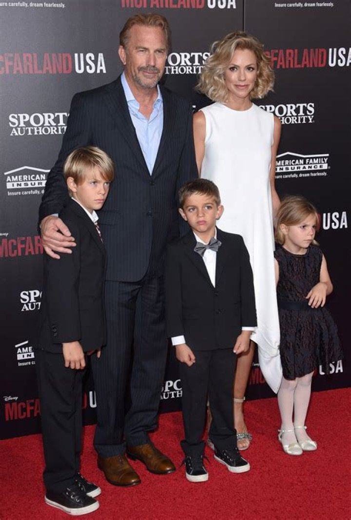 Gaby Hoffmann Husband Chris Dapkins Is A Great Father To Their Eight Year Old Daughter And A Son