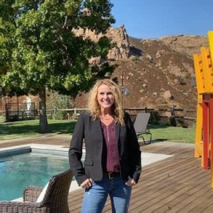 Gwen Harrison- Bio, Wiki, Age, Height, Net Worth, Relationship, Career