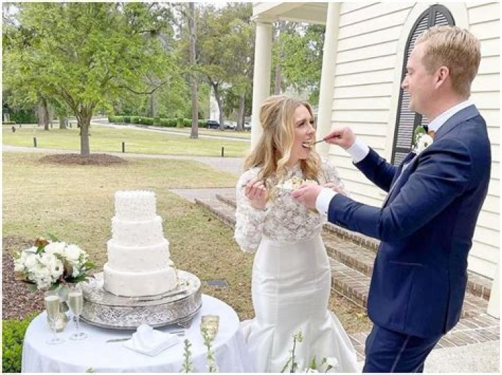 Hillary Vaughn- Wiki, Age, Husband, Ethnicity, Net Worth, Height, Career