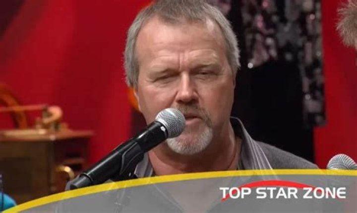 How Much Money Does Ronny Robbins Make? Latest Ronny Robbins Net Worth Income Salary