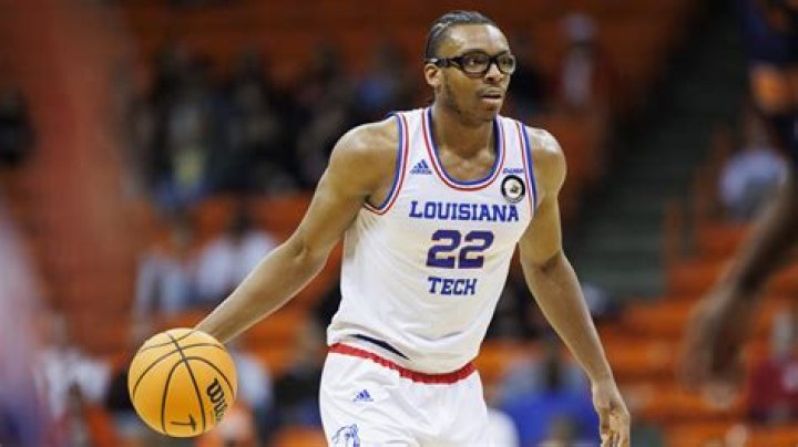 How Old Is Eric Crawford? Basketball Player Age Wikipedia Bio And Family Details