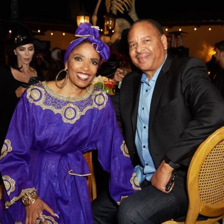 Is Areva Martin Married? Her Husband, Age, Net Worth, Height, Bio and Facts