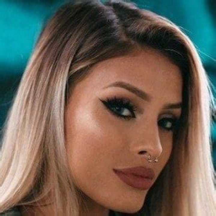 Isabel Bedoya- Net Worth, Age, Nationality, Husband, Height, Career