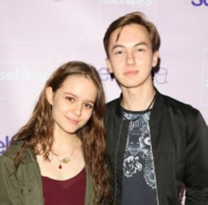 Izabela Vidovic’s Boyfriend: Who is Izabela Vidovic Dating?