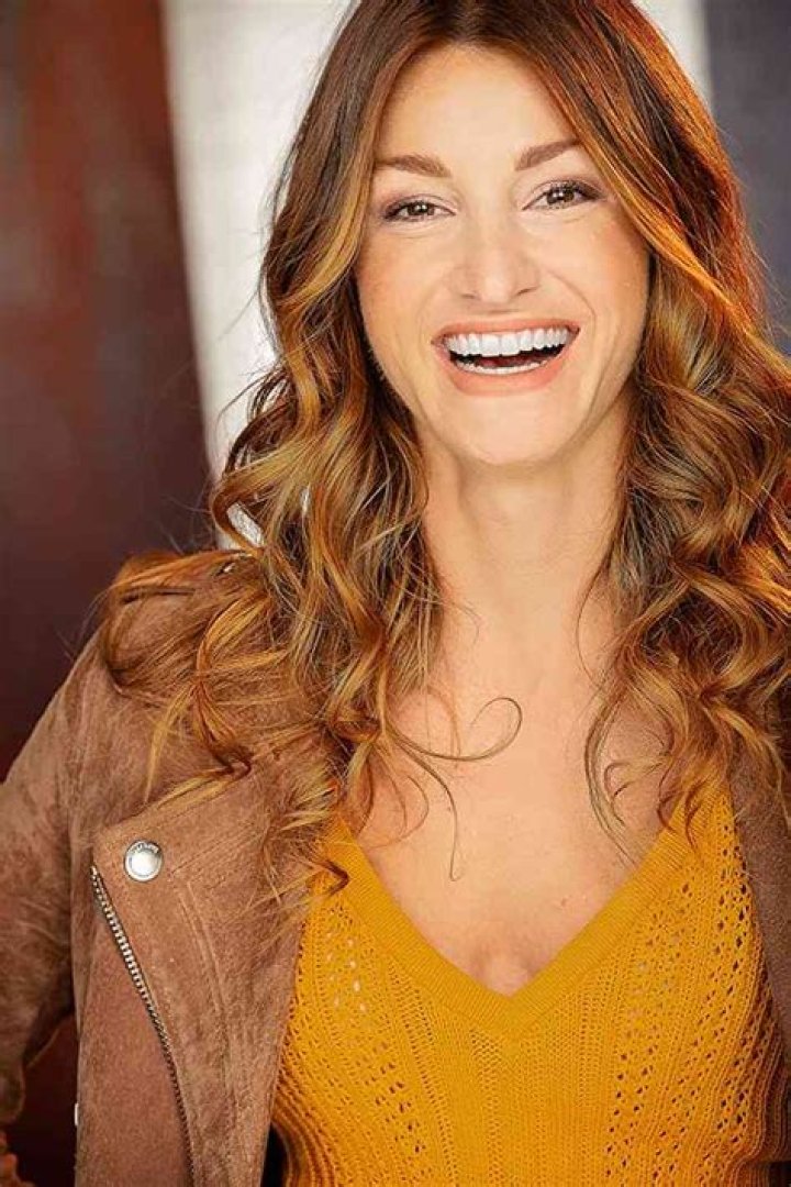 Jenna Willis - Net Worth, Age, Height, Birthday, Bio, Wiki!