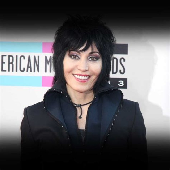 Joan Jett Bio, Age, Nationality, Career, Net Worth, Family & More