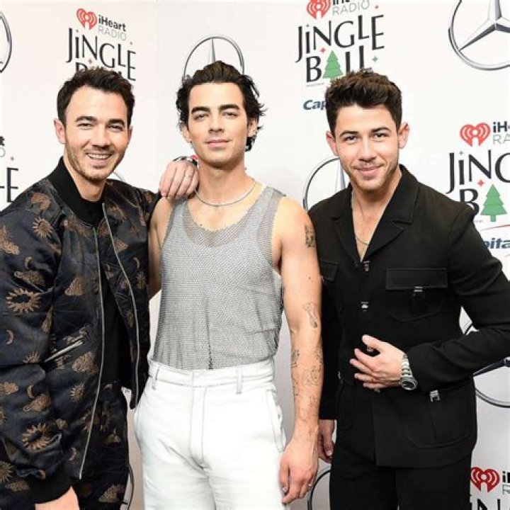 Joe Jonas Looks Gorgeous In The Newest Issue Of 