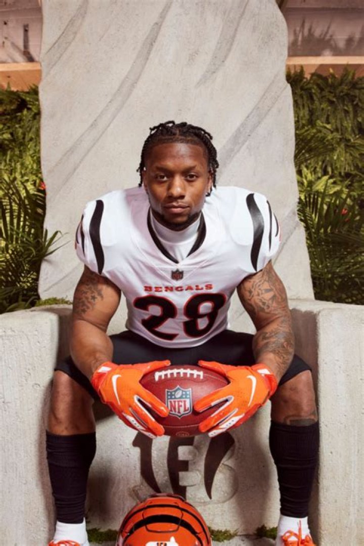 Joe Mixon Girlfriend: Is Joe Mixon Dating?