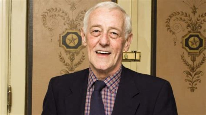 John Mahoney - Net Worth, Age, Height, Birthday, Bio, Wiki!