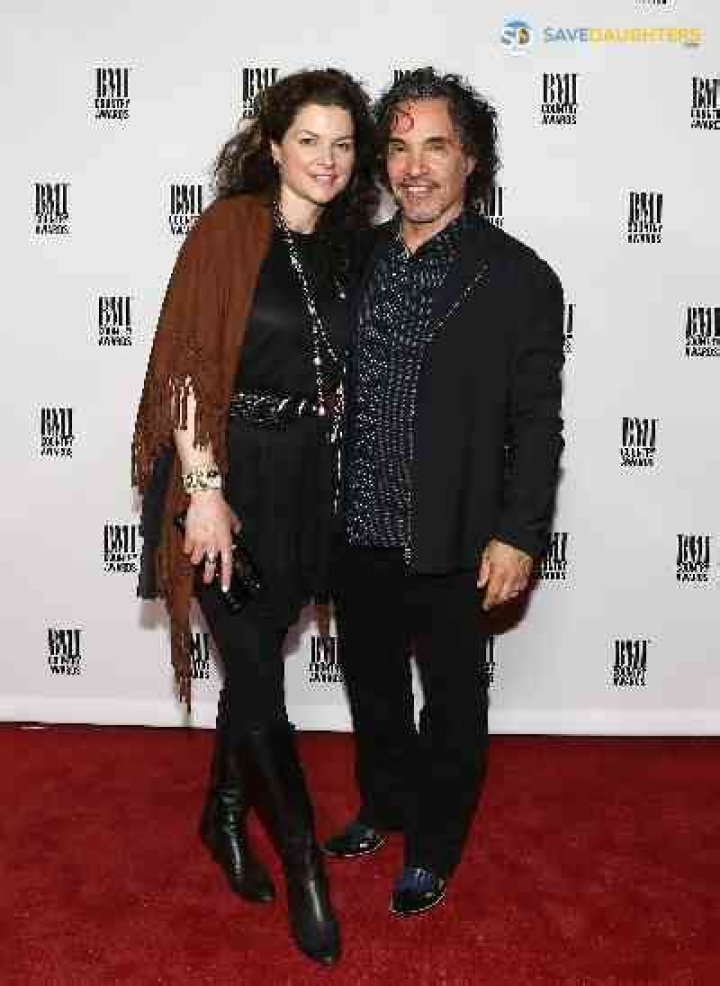 John Oates- Wiki, Age, Height, Net Worth, Wife, Ethnicity