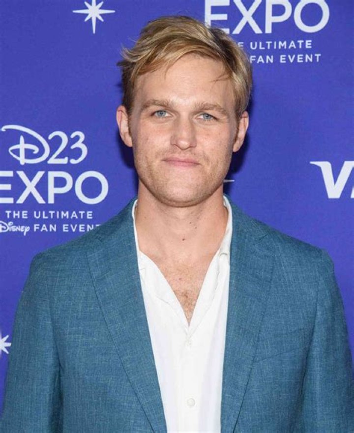 John Russell Net Worth, Age, Height, Bio, Birthday, Wiki!