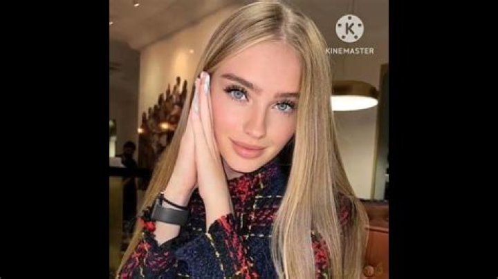 Julia Erokhina- Wiki, Age, Ethnicity, Boyfriend, Height, Net Worth, Career