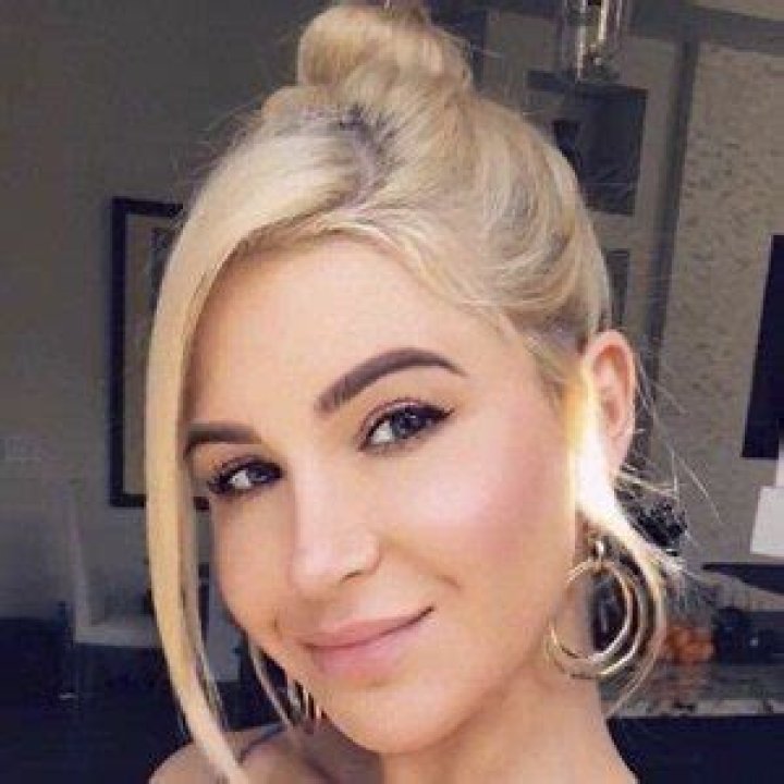 Lauren Pisciotta Age, Height, Boyfriend, Net Worth, Nationality