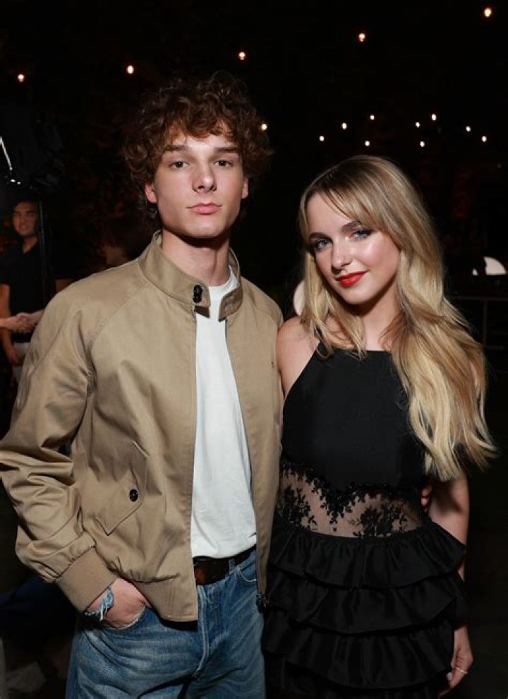 Laurissa Willems’s Girlfriend: Who is Laurissa Willems Dating?