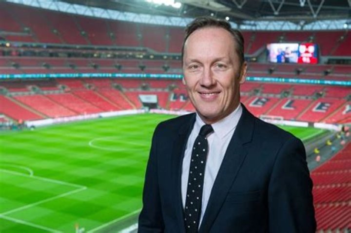 Lee Dixon Age, Height, Bio, Parents, Wife, Net Worth