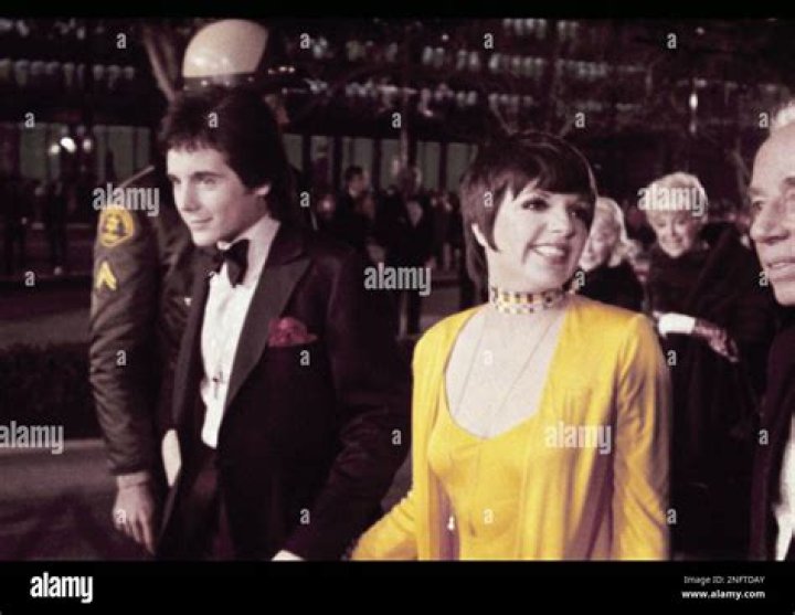 Liza Minnelli’s Boyfriend: Who is Liza Minnelli Dating?