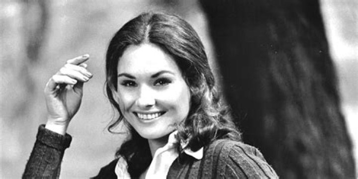 Lori Saunders- Bio, Wiki, Age, Height, Net Worth, Husband, Career