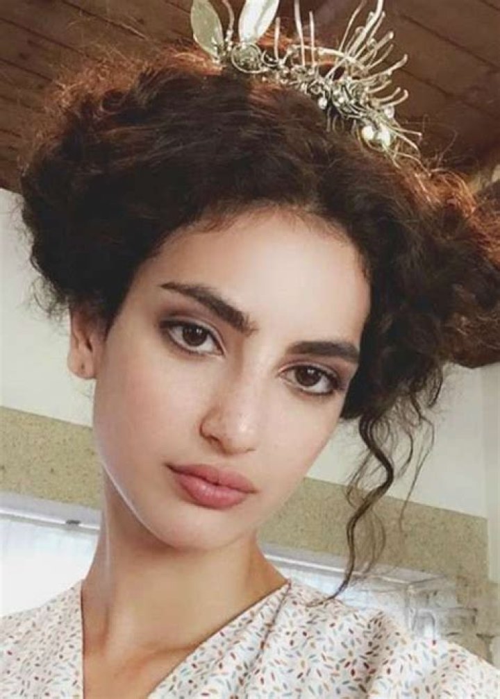 Medalion Rahimi Net Worth, Age, Height, Bio, Birthday, Wiki!