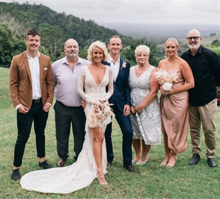 Meet Riana Crehan Parents On Instagram: How Old Is The Reporter?