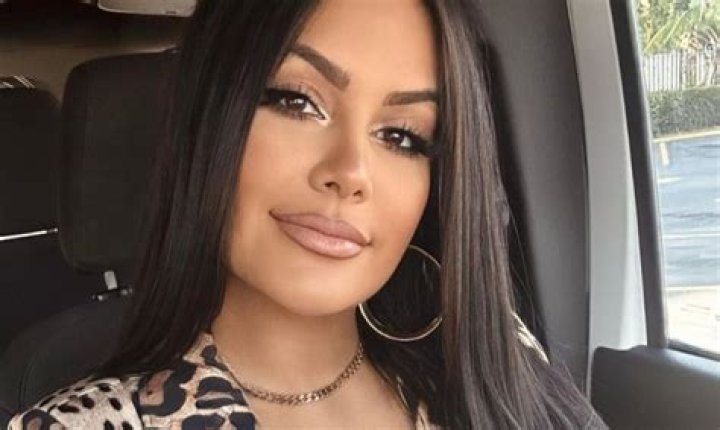 Mimi Pabón - Net Worth, Age, Height, Birthday, Bio, Wiki!